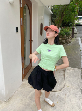 NI ATELIER原创设计师品牌DAILY牛油果绿紫色蝴蝶刺绣运动感短T恤