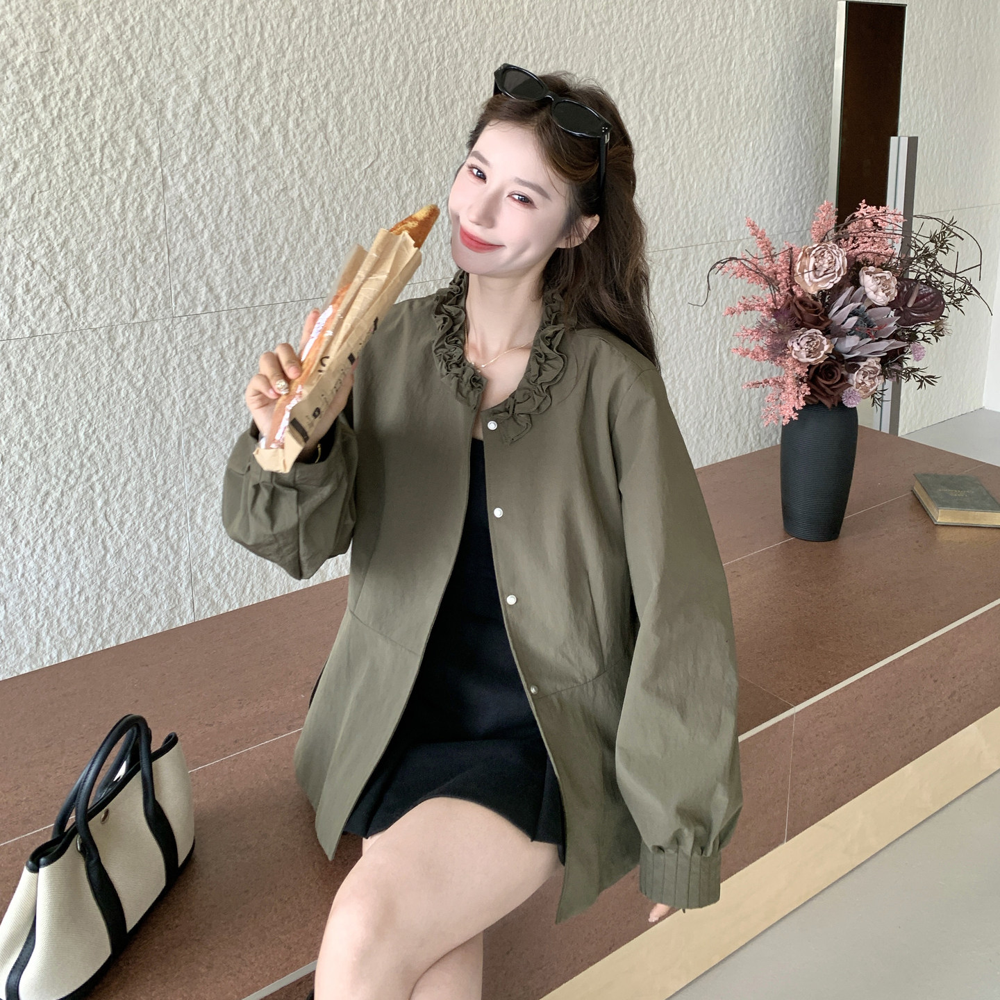 木耳边拼接收腰显瘦风衣