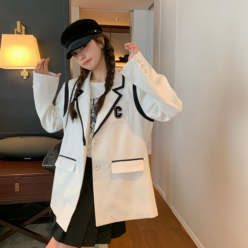 白色韩系气质高级感休闲西装外套女2025年秋季新款潮流百搭小西服
