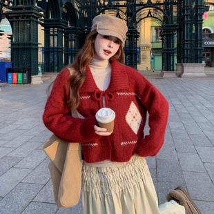 红色俏皮减龄少女感针织外套女2026春季新款撞色印花短款百搭上衣