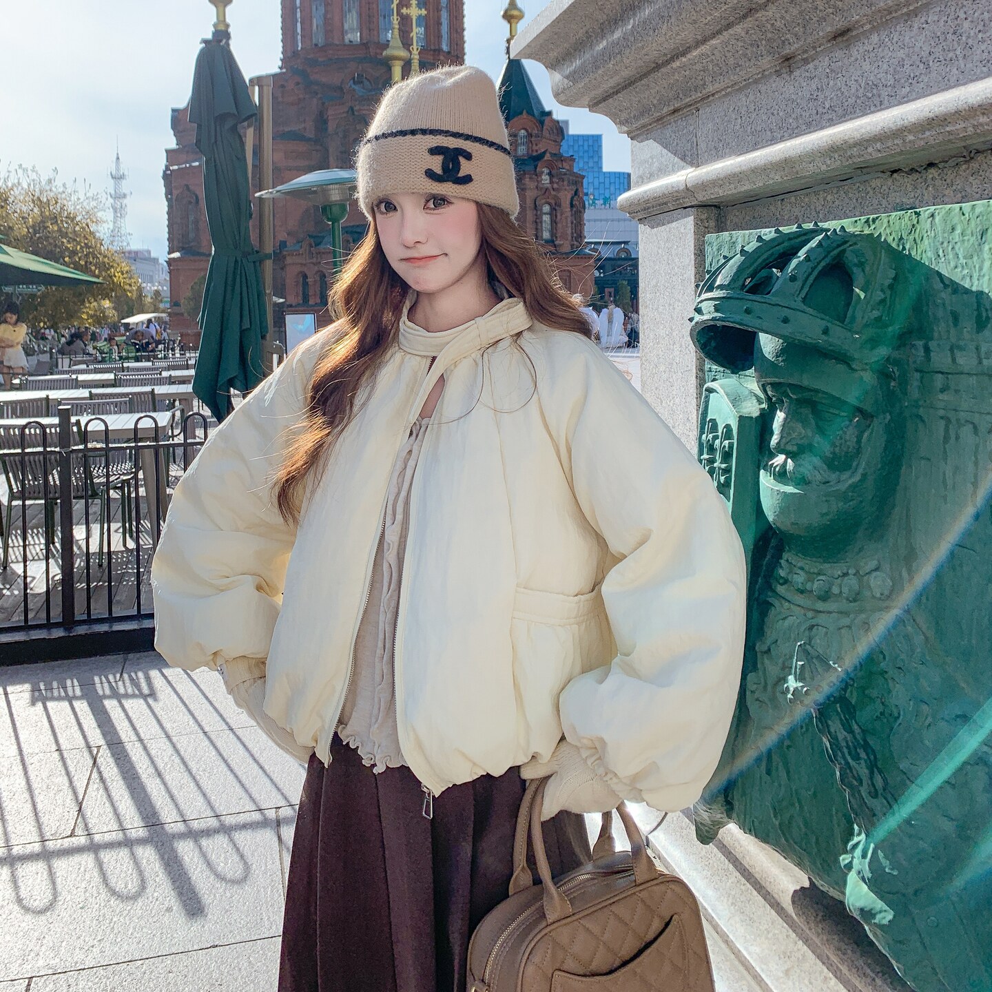 奶黄色云朵泡芙短款花苞羽绒服女2025冬季新款肌理感甜美减龄外套