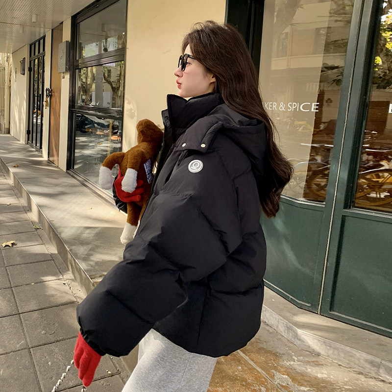 黑色短款90白鸭绒连帽羽绒服女2025年冬季新款云朵泡芙百搭面包服