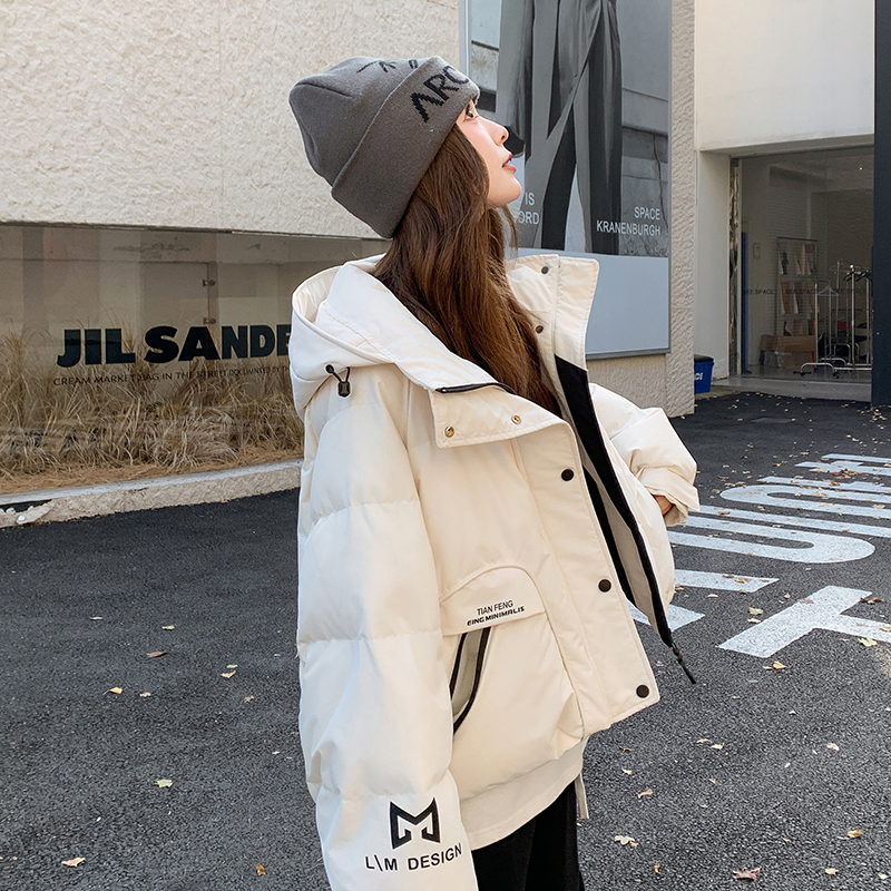 白色时尚背带式设计连帽外套女2025冬季新款白鸭绒加厚保暖羽绒服