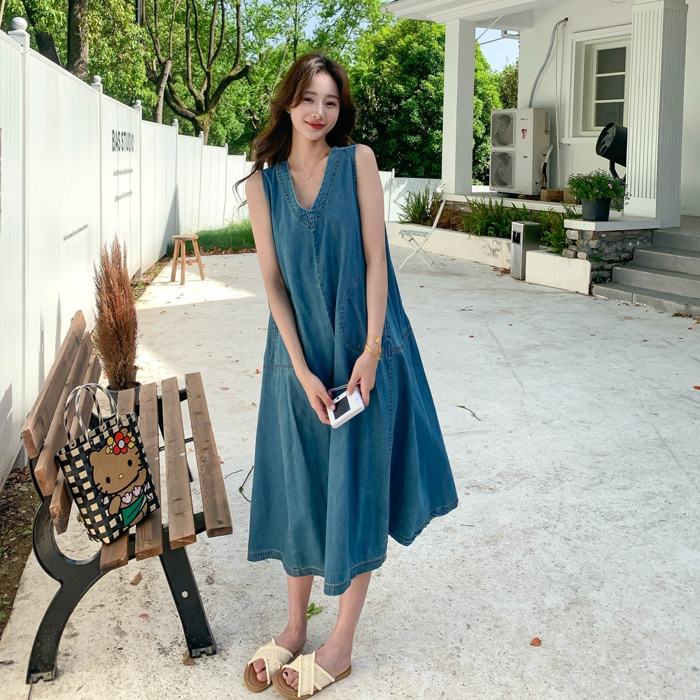 蓝色今年流行爆款牛仔背心连衣裙女2025年夏季新款小个子减龄长裙