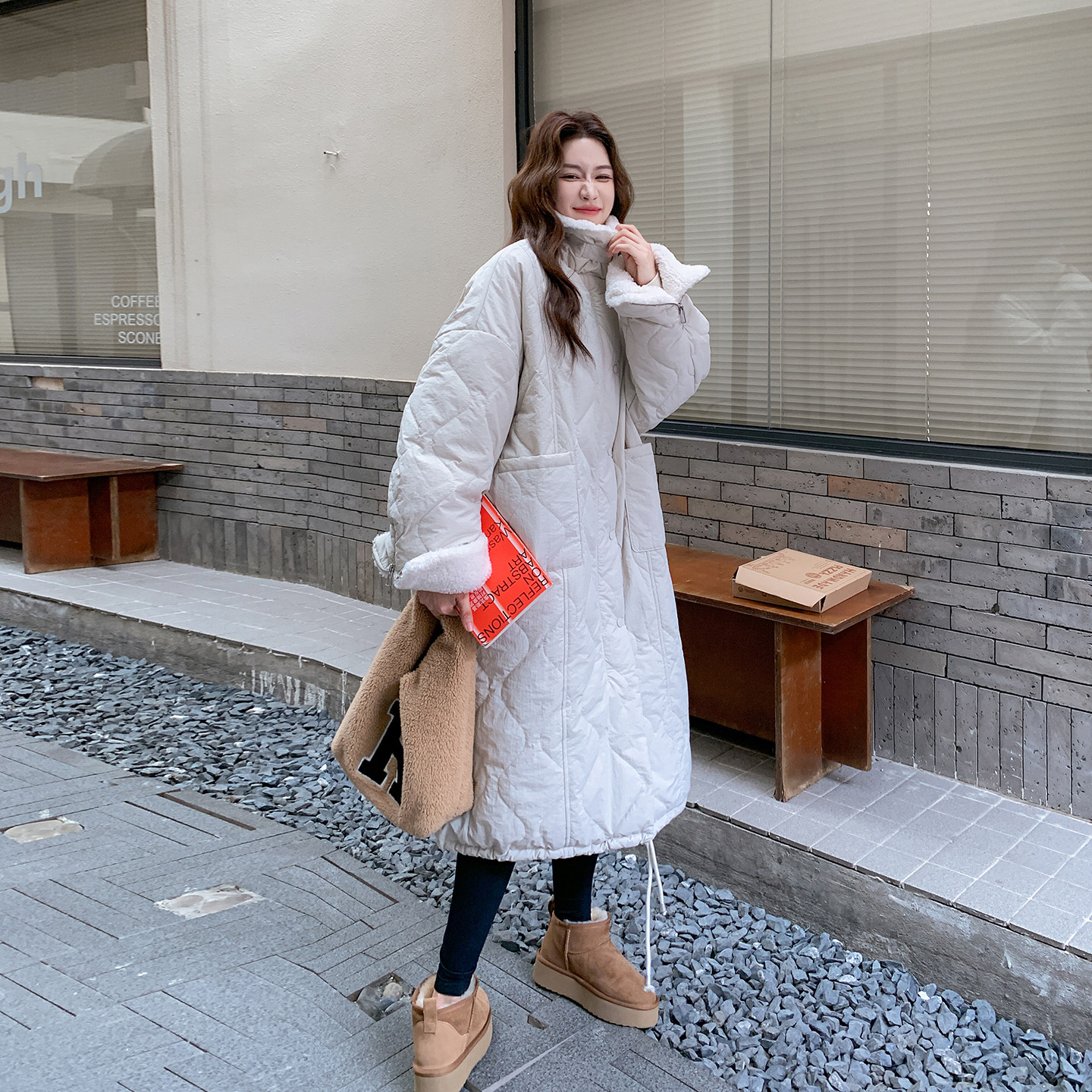 米白色慵懒风白鸭绒长款羽绒服女2025冬季新款简约休闲范保暖外套