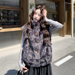 灰色洋气时髦感环保皮草毛绒马甲女2026冬新款又酷又飒机车范外套