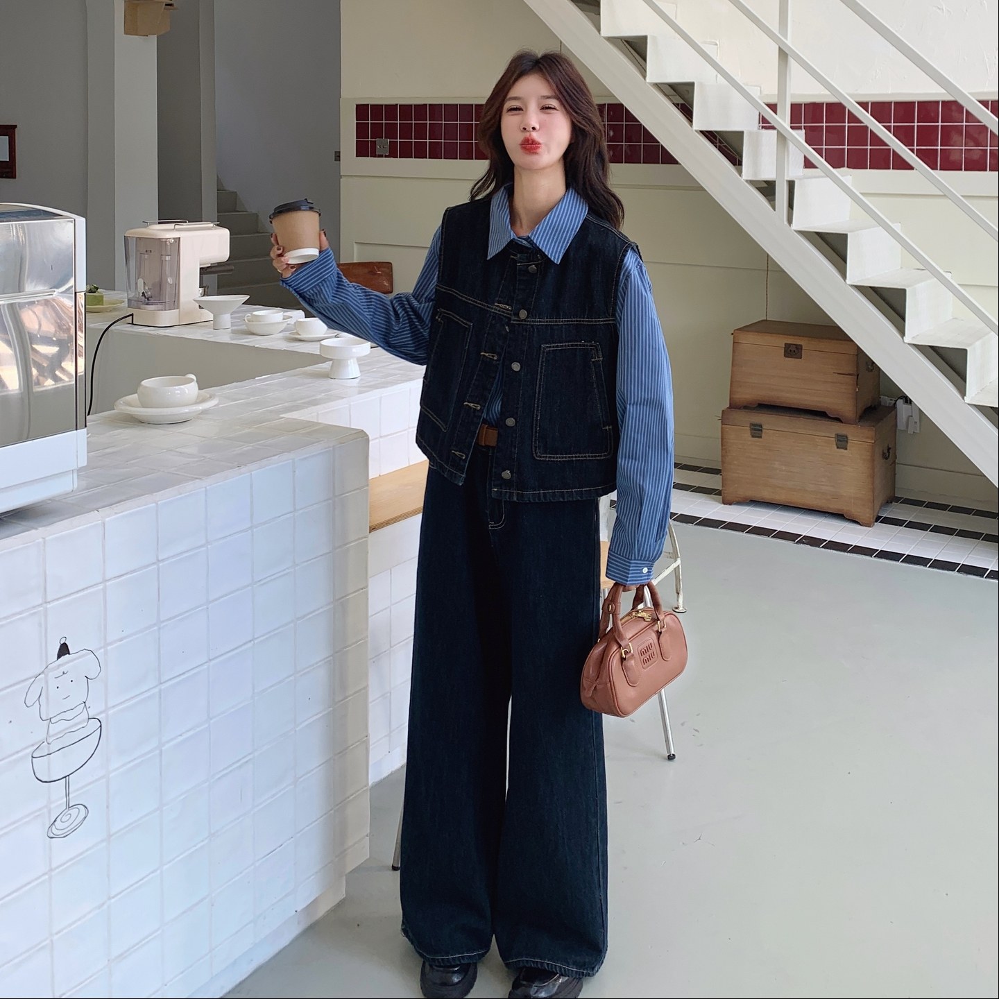 复古文艺范叠穿套装女2026春季新款牛仔马甲条纹衬衫阔腿裤三件套