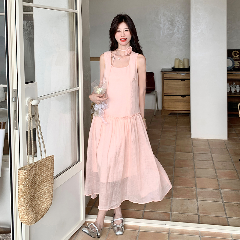 粉色法式温柔风立体玫瑰花连衣裙女2025夏新款浪漫度假穿搭背心裙