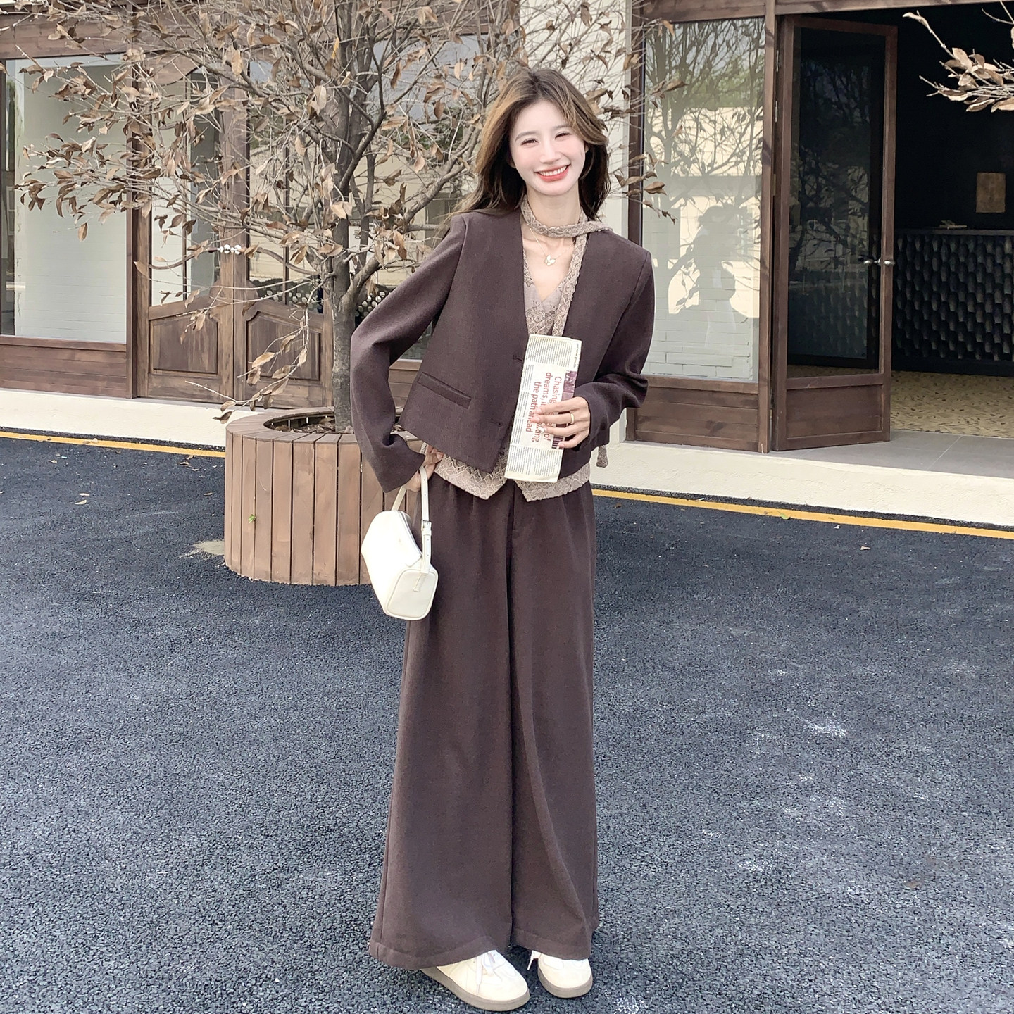 咖色美拉德风短款上衣套装三件套