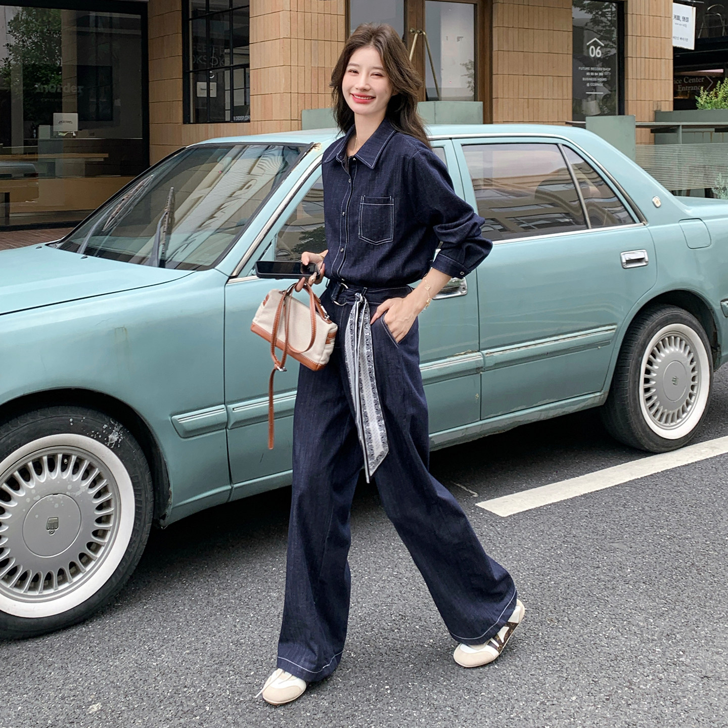 藏青色复古风牛仔套装女2026图片