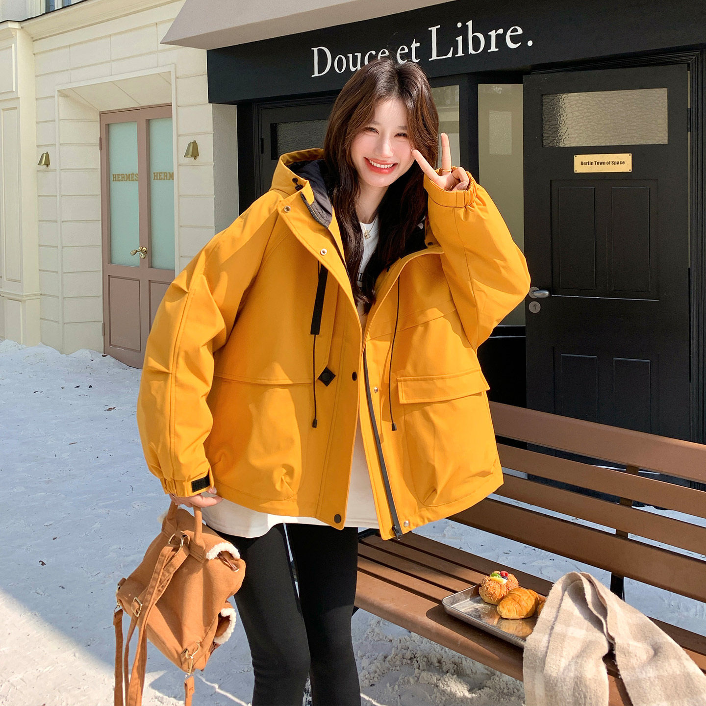 南瓜色工装设计感90白鸭绒羽绒服女2025年冬季新款气质连帽冲锋衣