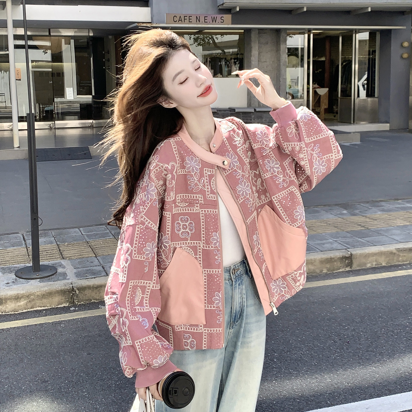可盐可甜少女感印花拼接短款外套