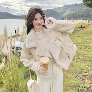 俏皮减龄设计感皮毛一体羊羔毛外套女2025年冬季新款保暖百搭棉服