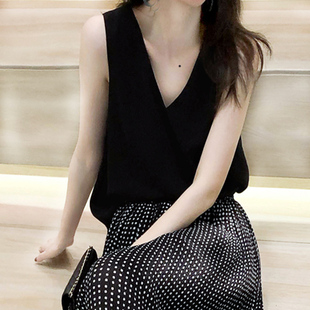 面料舒服 自留每一个色 敲美A字弧度下摆V领背心 新品 特夏季