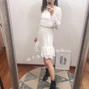 2026春季新品女装 白色浪漫性感蕾丝显瘦修身长袖连衣裙收腰短款