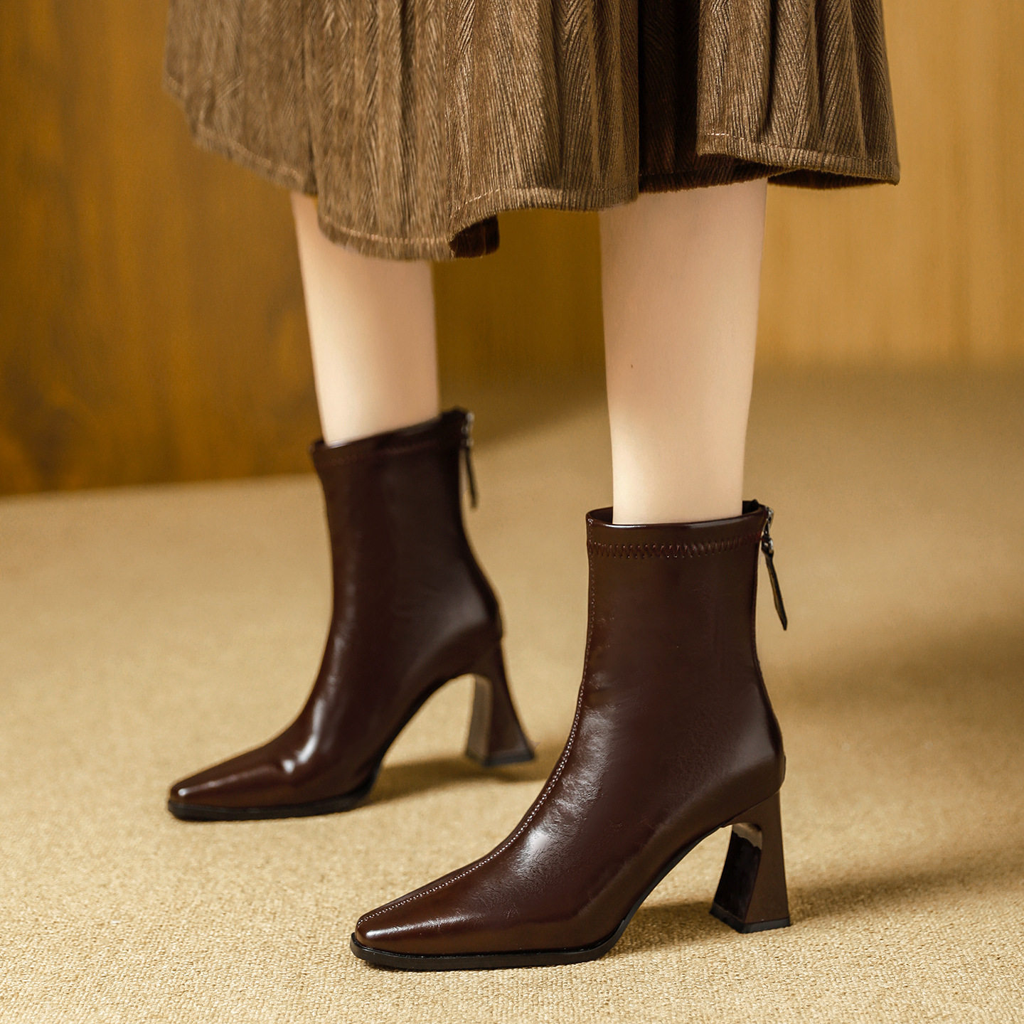 高跟短靴女2026秋冬季新款美拉德靴子女中筒靴粗跟棕色法式小短靴
