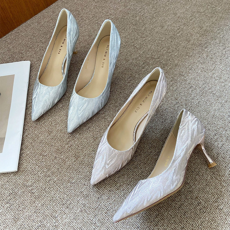 仙女风温柔新娘鞋婚鞋女2025年新款法式设计感高跟鞋细跟尖头单鞋