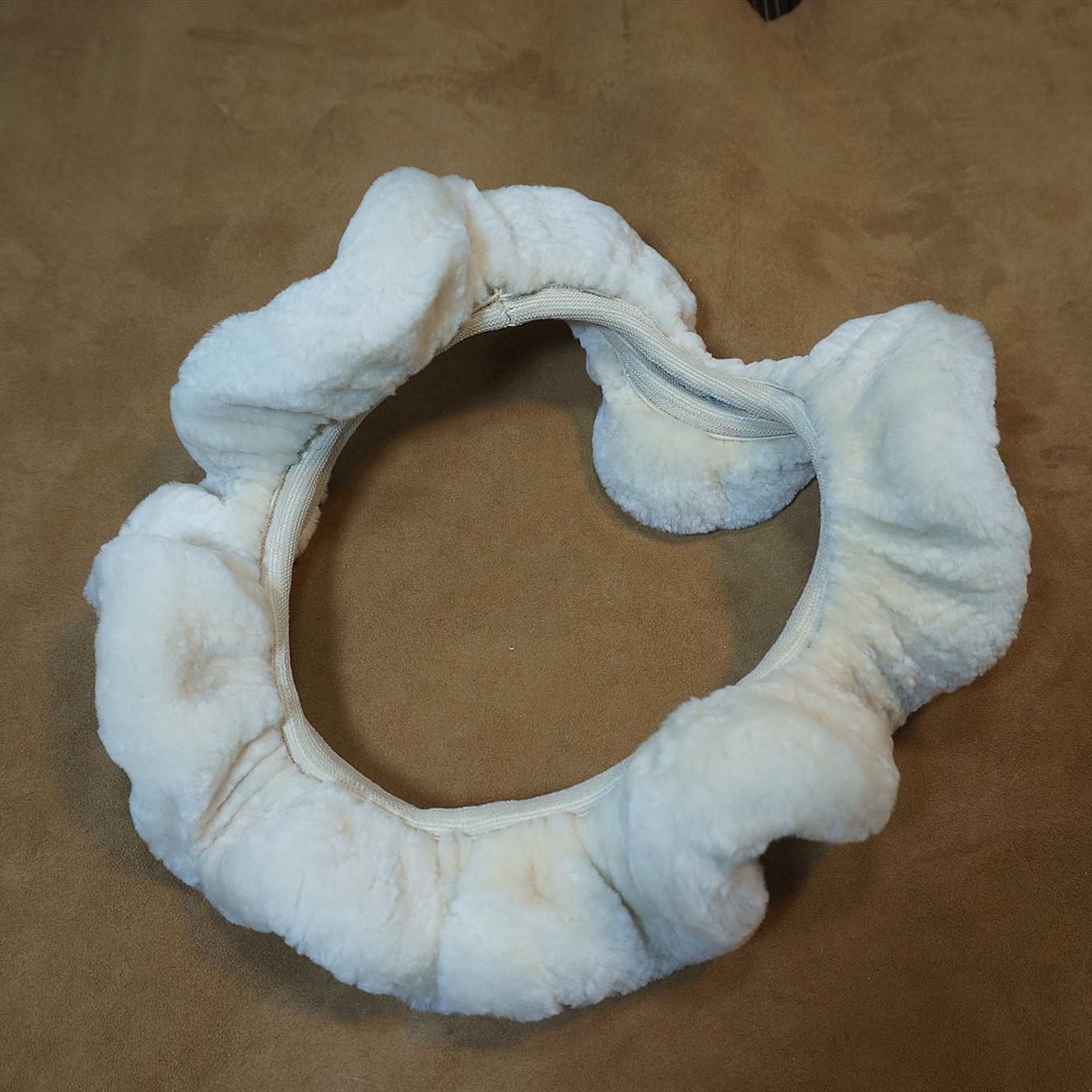 真皮羊毛方向盘防滑通用