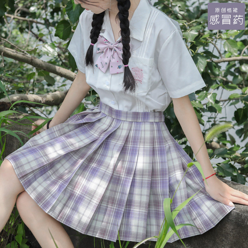 高校制服价格 高校制服图片 星期三