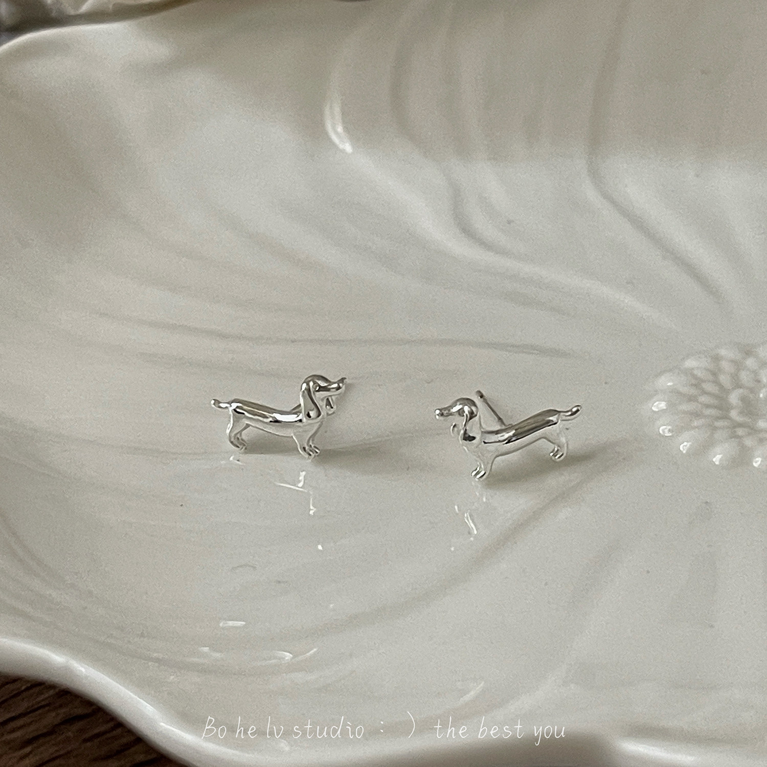 银色设计感小狗耳钉耳环百搭气质