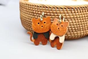 可爱卡通猫咪包植鞣皮钥匙扣挂件男女包包挂件情侣礼物建团材料