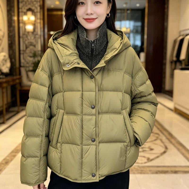 短款连帽加厚白鸭绒女羽绒服
