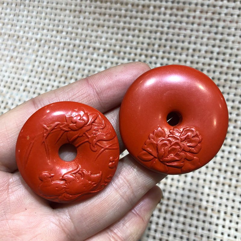 雕花平安扣高含量朱砂吊坠