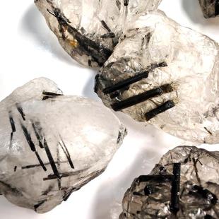 天然水晶原石摆件黑碧玺黑发晶原石打磨小矿标教学收藏碎石手把件