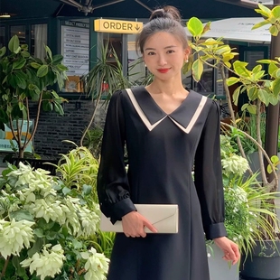特价英伦L秋冬款黑色长袖V领撞色娃娃领显瘦显高短款A型连衣裙女