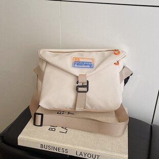 夏季新款单肩包女时尚带盖斜挎包潮爆女士小背包尼龙轻便布包百搭