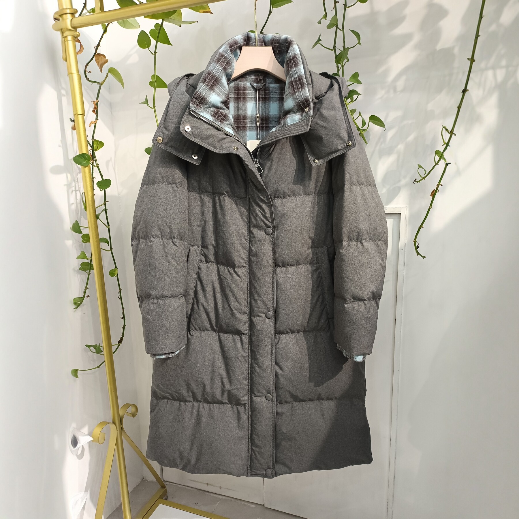 连帽拼色格子领冬季时尚中长款过膝羽绒服女宽松大码加厚保暖外套