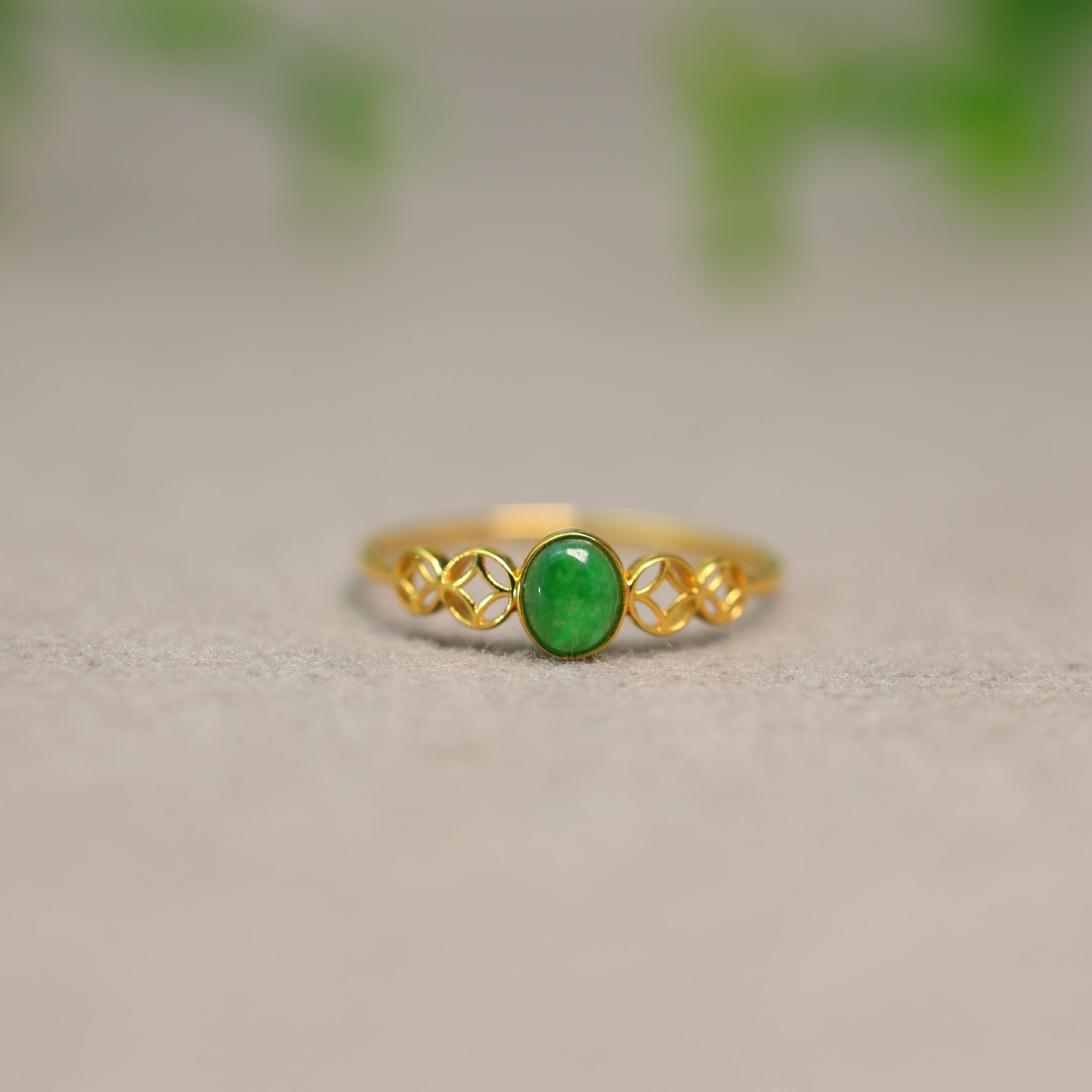 缅甸天然A货翡翠小蛋面戒指