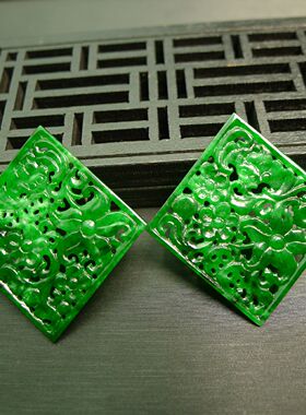 #6281一对辣绿天然A货翡翠镂空雕福在眼前梅花镂空菱形花片