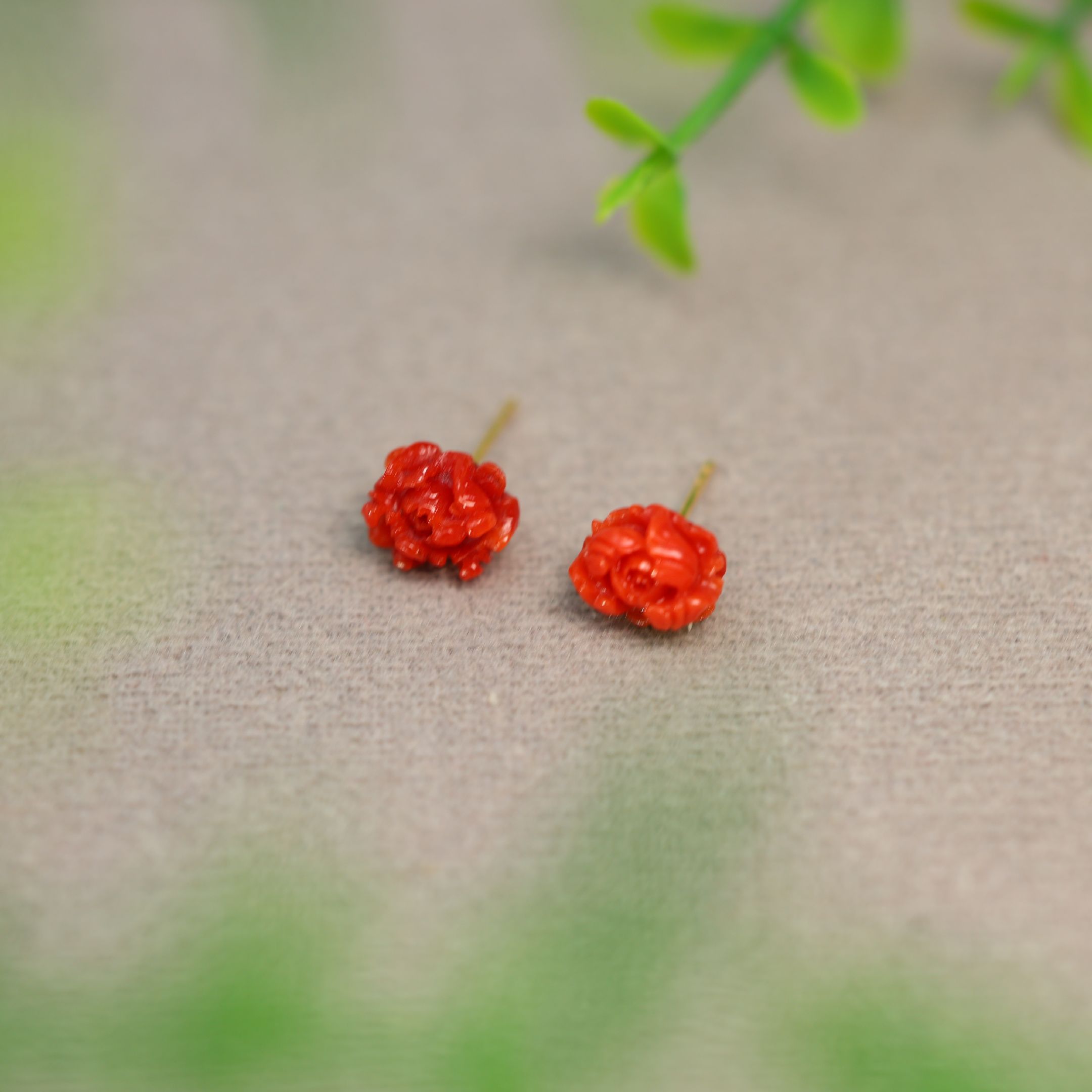 天然有机红宝牡丹花小花耳钉