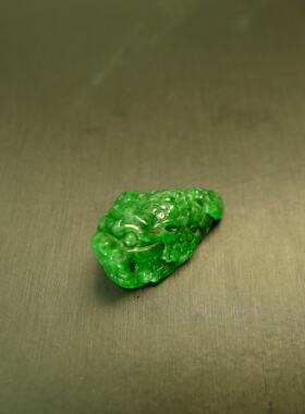 #M237 满色辣绿缅甸天然A货翡翠金蟾吊坠可作戒指裸石