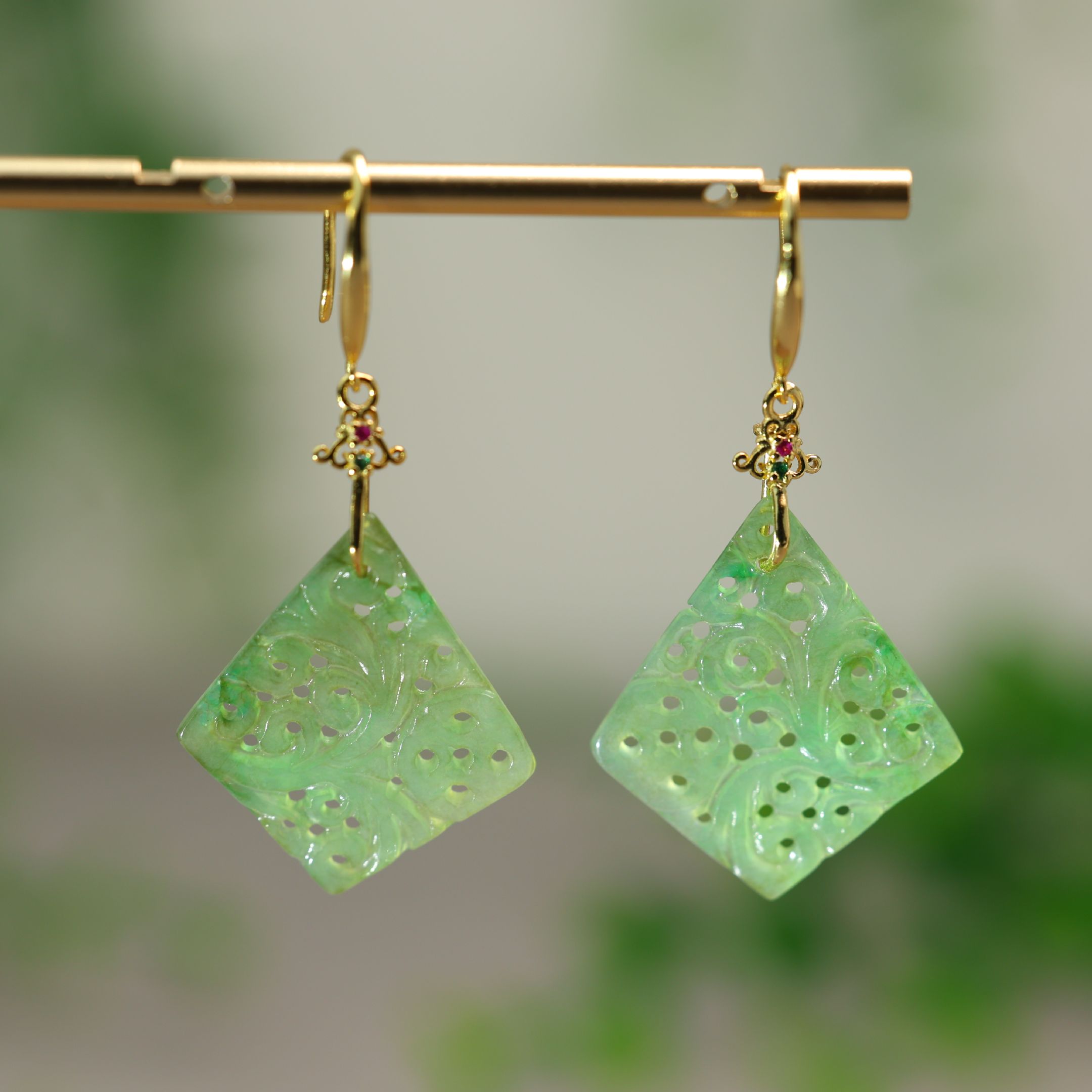 #H318 冰种黄加绿缅甸天然A货翡翠镂空雕花菱形耳坠耳环