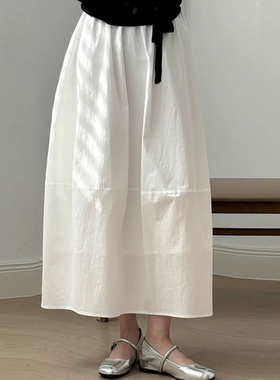 白色花苞半身裙女春夏韩系百搭慵懒风松紧高腰中长款显瘦灯笼裙子