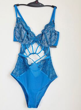 澳洲bras法式设计连体衣性感蕾丝镂空女免穿文胸聚拢透视吊带内衣