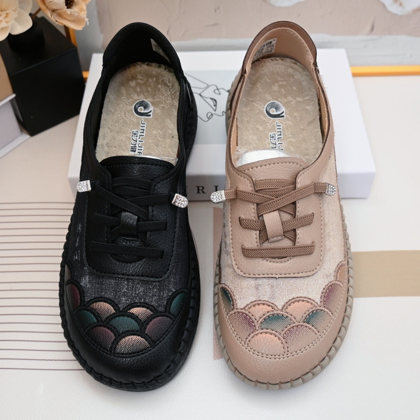 25老北京布鞋女鞋春秋款中老年妈妈时尚休闲鞋超轻软底防滑女单鞋