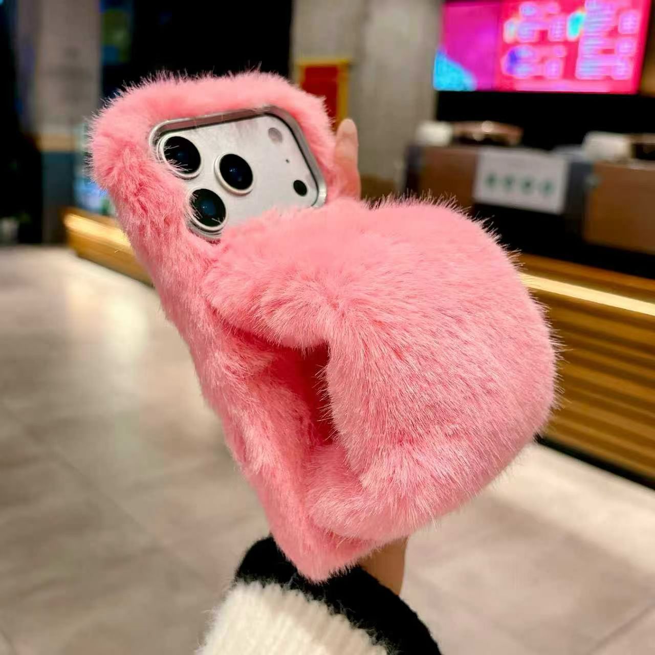 貂毛绒暖手腕适用vivos9/s7e/s10/s12/x50/x60/X70/X80情侣手机软壳OPPOreno8/RENO9PRO毛茸华为p60/P50P40冬