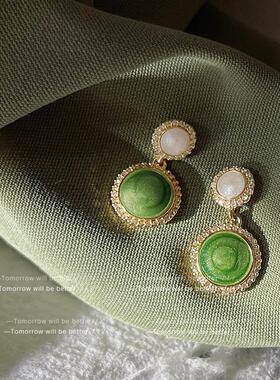 显白绿色滴油锆石圆形耳钉女法式高级感赫本风时尚气质耳环绿色