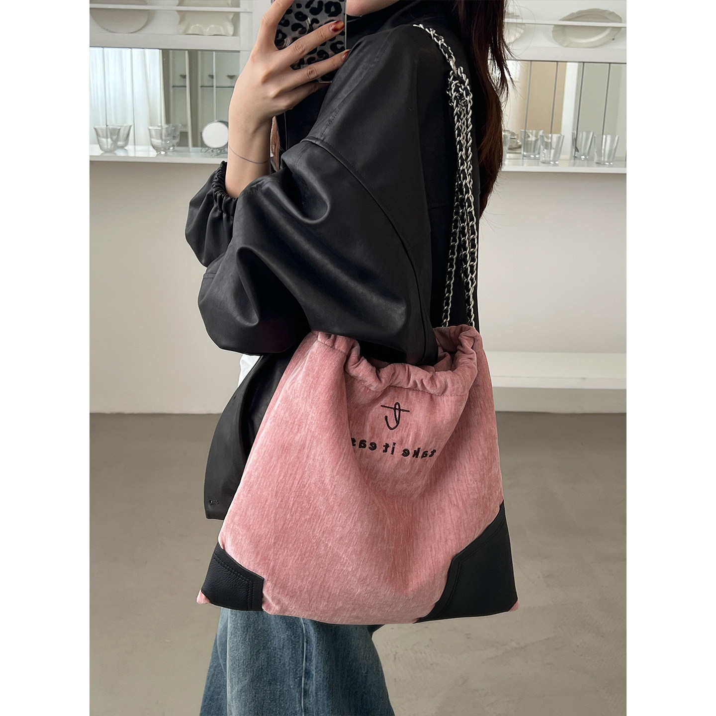 丝绒布配真皮斜挎包包休闲简约单肩托特包抽绳云朵包13.3寸电脑包,箱包皮具/热销女包/男包,托特包,淘宝优惠券,粉丝福利购,淘宝优惠卷