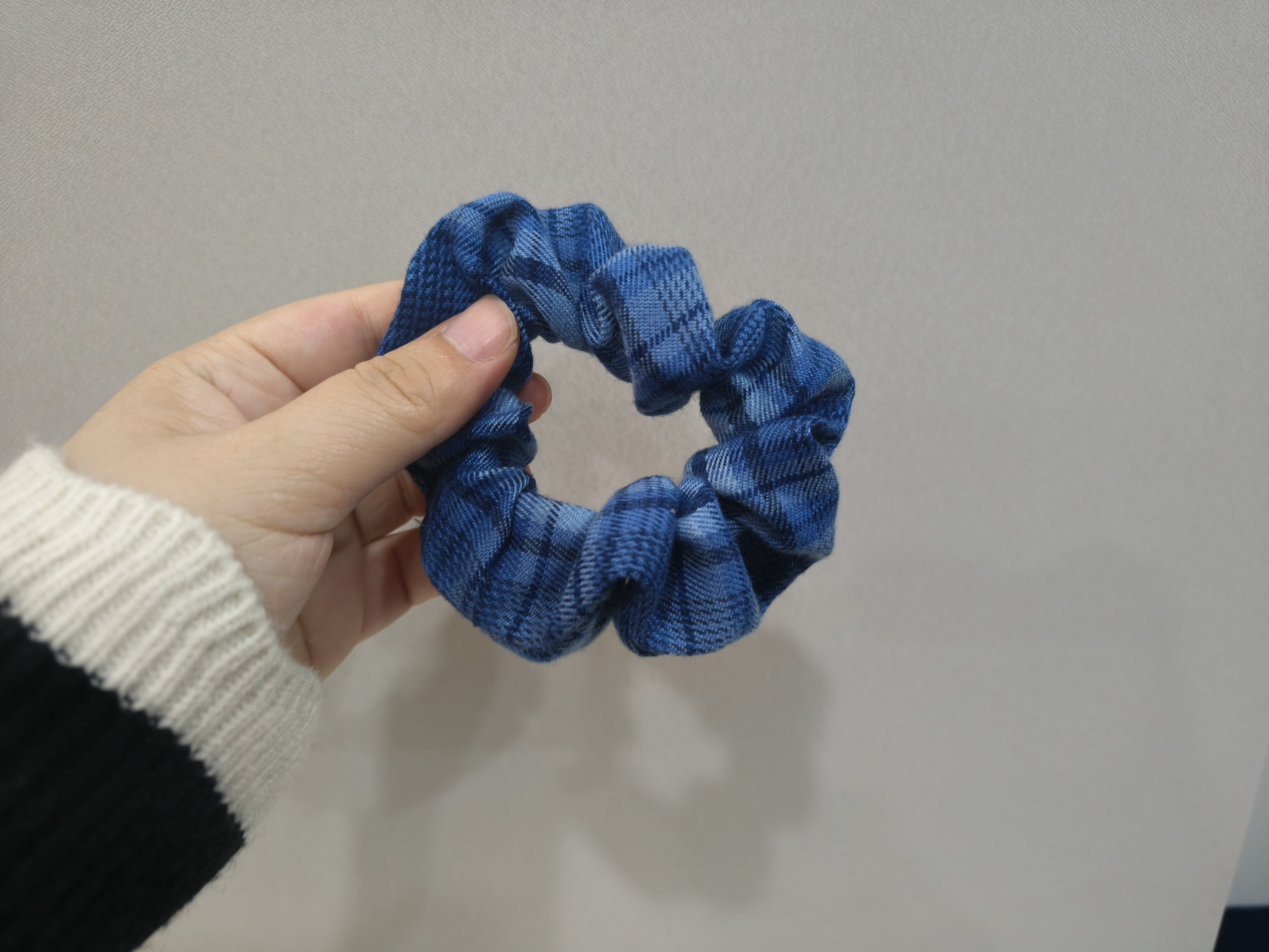 是Alice。handmade发饰大肠圈格纹系列#01发圈