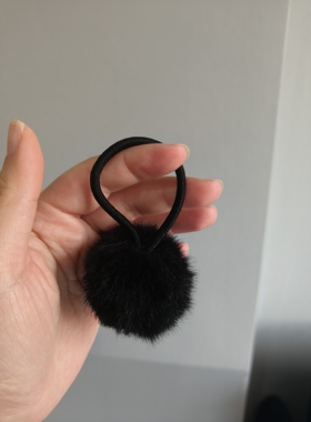 是Alice。秋冬毛绒球球仿皮草发圈发绳发饰#29黑色