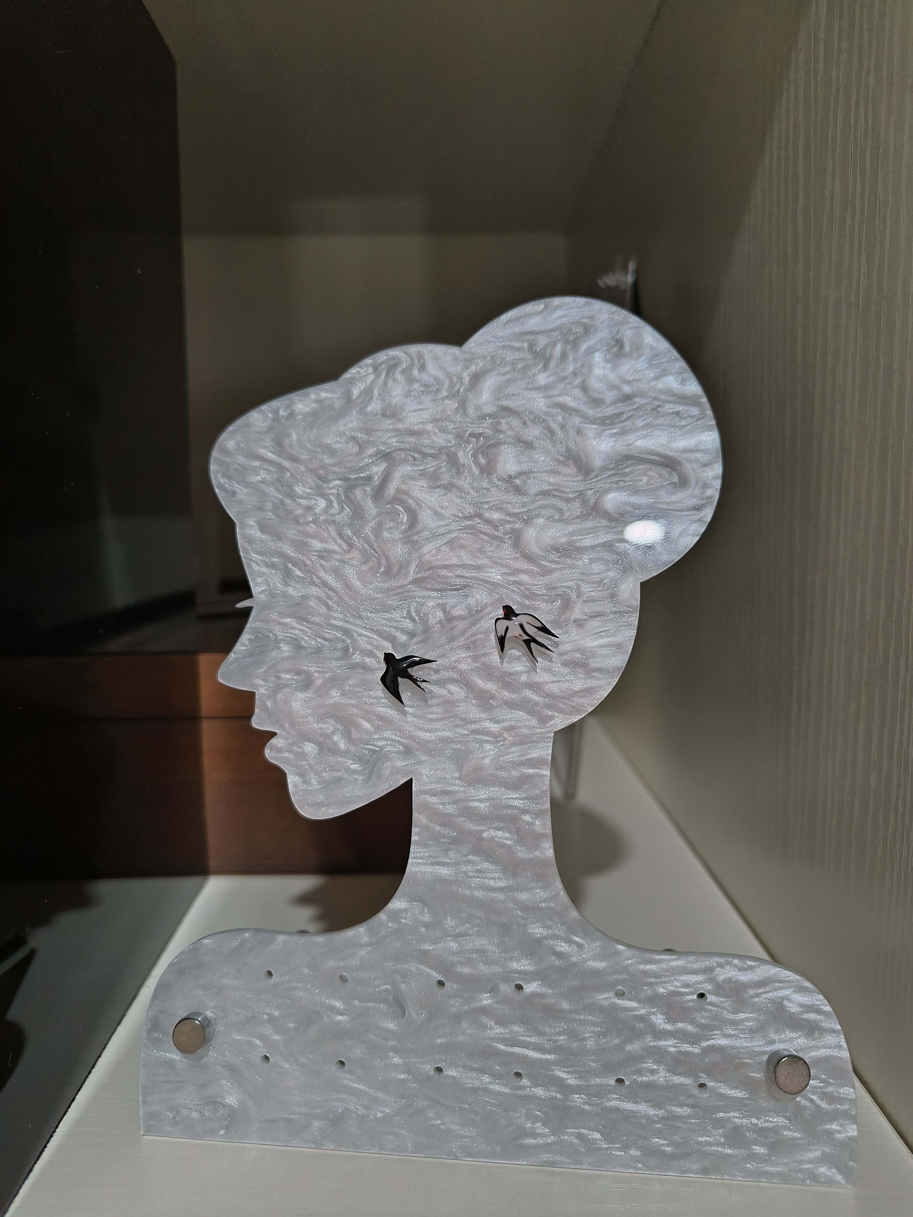 是Alice。小燕子不对称耳钉