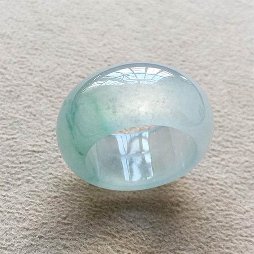 缅甸翡翠高冰种浅绿飘花玉指环