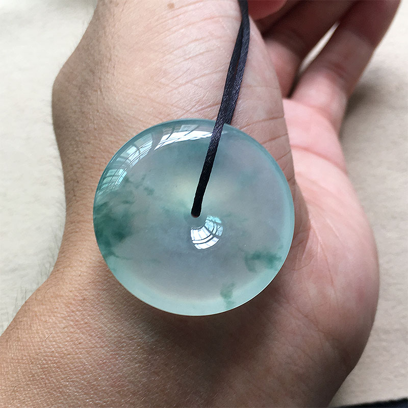缅甸翡翠冰种飘绿花玉平安扣吊坠