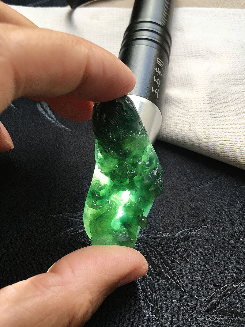 缅甸翡翠冰种老蓝水精雕龙牌吊坠老种a货冰透蓝色玉属相玉龙挂件