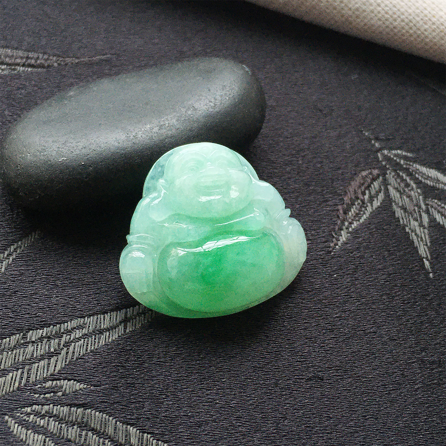 缅甸翡翠冰飘阳绿佛公吊坠冰种翡翠弥勒佛挂件老坑A货笑佛大肚佛