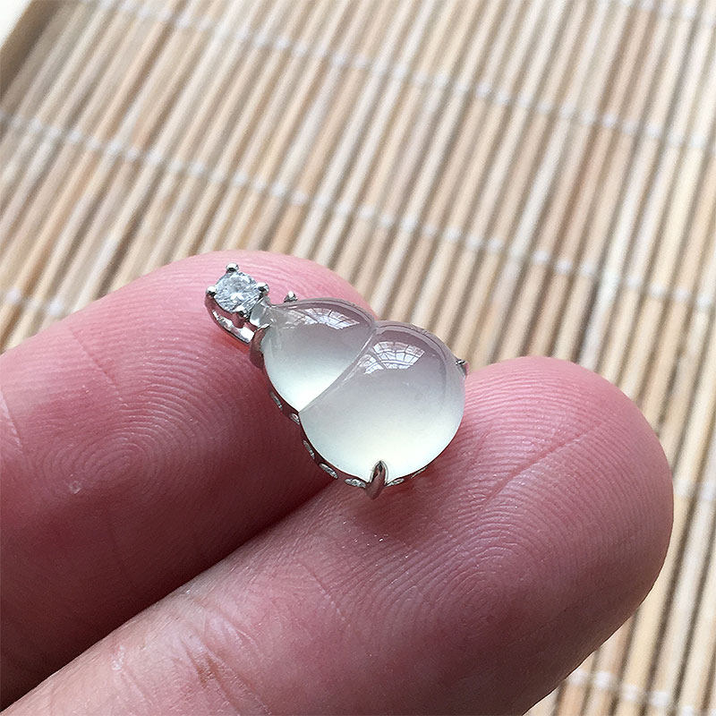 缅甸翡翠高冰种纯净玉葫芦吊坠18K金高档玉福禄寿老种a货冰透起光